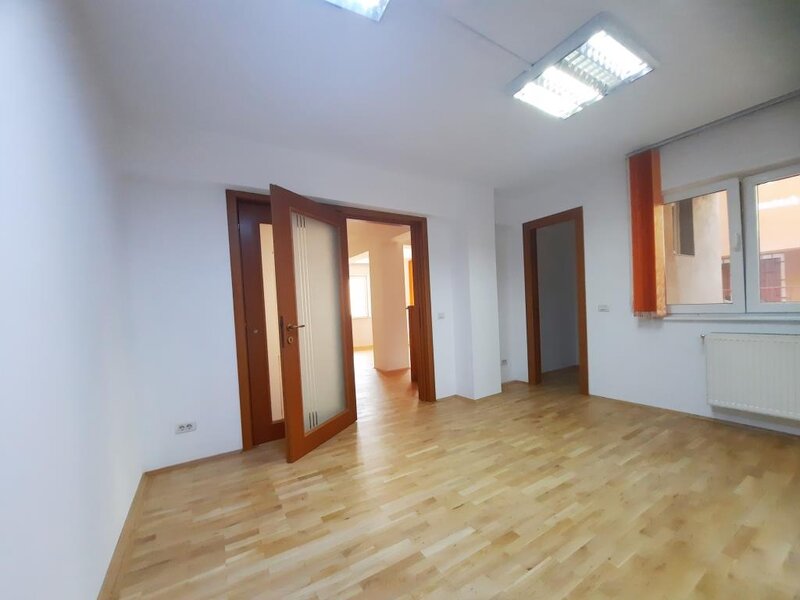 Mosilor/ Stefan cel Mare, vila, p+1 duplex, 4 camere