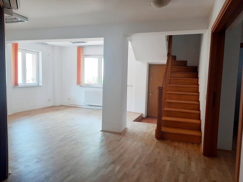 Mosilor/ Stefan cel Mare, vila, p+1 duplex, 4 camere